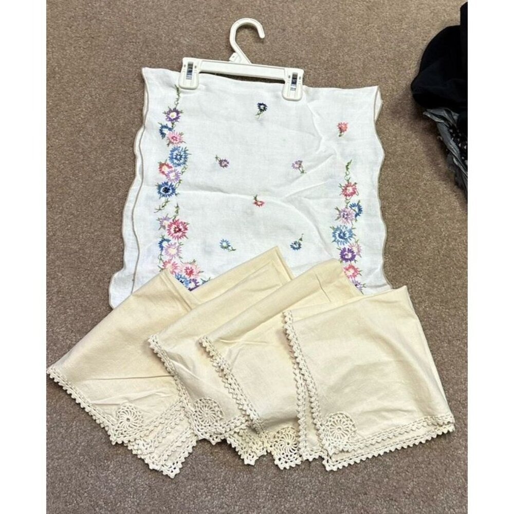 5 Linen Crochet Edge Napkins And 1 Ivory Table Runner Embroidered